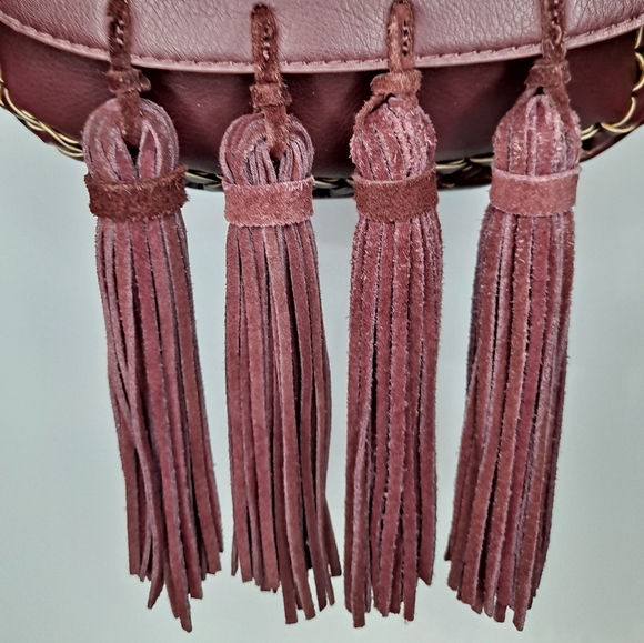 Steve Madden burgundy tassel crossbody - Picture 4 of 14